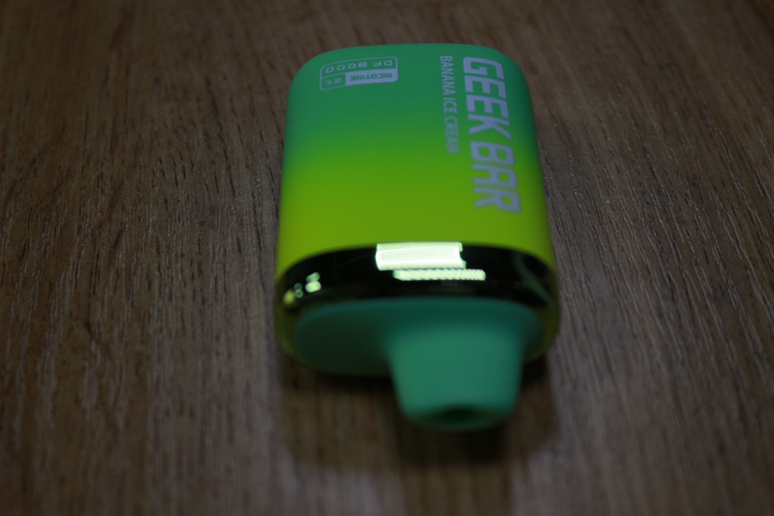 GEEK BAR DF8000 Банановое Мороженное