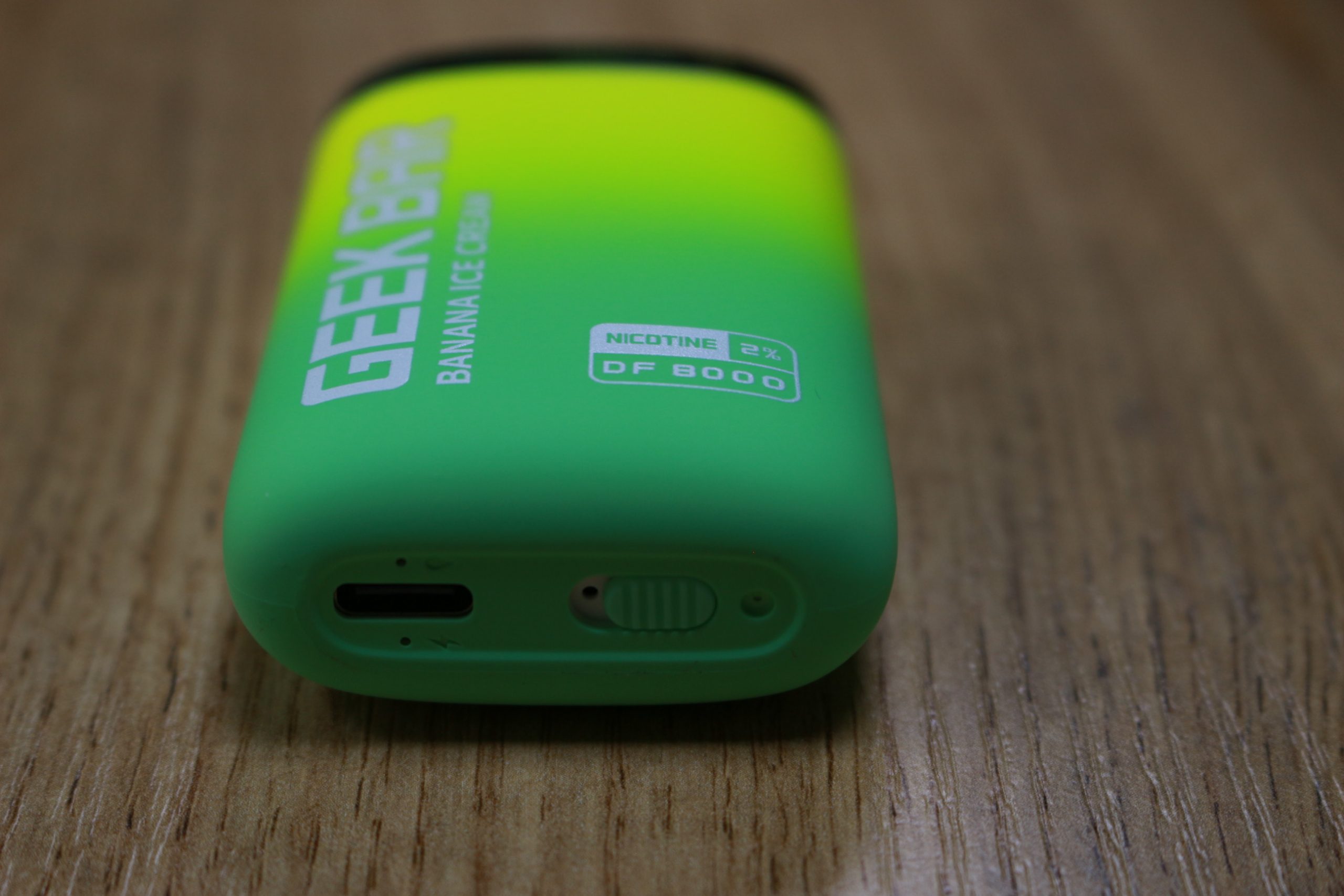 GEEK BAR DF8000 Банановое Мороженное